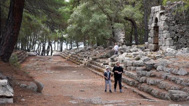 Phaselis Antik Kentine, ziyaretçi akını