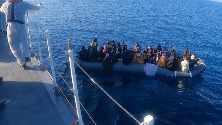 Yunanistanın geri ittiği 54 kaçak göçmen kurtarıldı