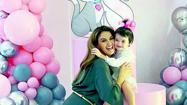 Tülin Şahinin kızı Leyla 2 yaşında