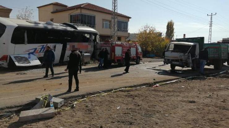 Kayseri’de yolcu otobüsü ile kamyonet çarpıştı: 1 ölü, 11 yaralı