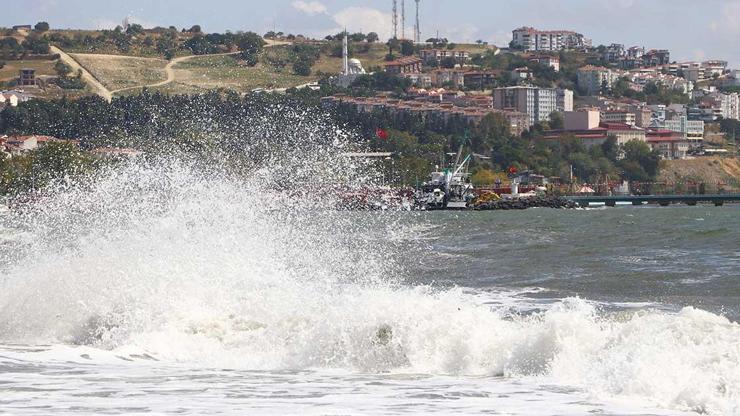 Marmara Denizinde ulaşıma poyraz engeli
