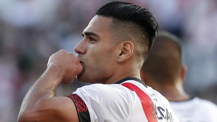Son dakika... Falcao sürprizi İmzayı atıyor