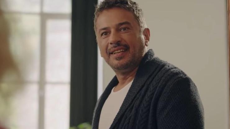 Kırmızı Oda Barlas kimdir Emre Altuğ canlandırıyor Emre Altuğ kaç yaşında