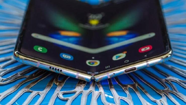 Samsung katlanabilir ekranlı telefon sektöründeki liderliğini sürdürüyor