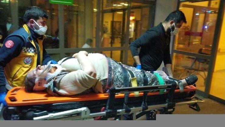 Besni’de otomobil traktöre çarptı: 2 yaralı