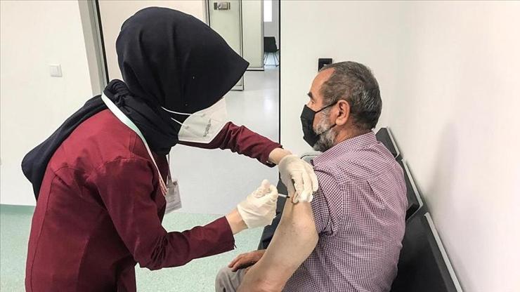İki doz Kovid-19 aşısı olanların oranı yüzde 80i geçti... Hangi ilde son durum ne