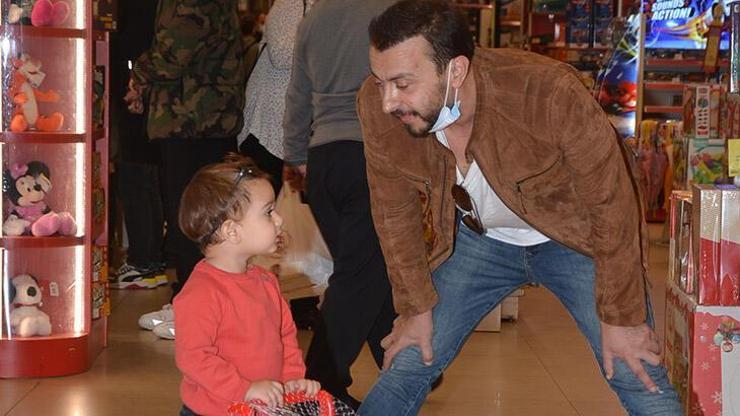 Ali Atay ve oğlu Fikret Alinin neşeli halleri dikkat çekti