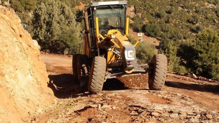 Elmalı Yuva Mahallesi yayla yolu yenileniyor