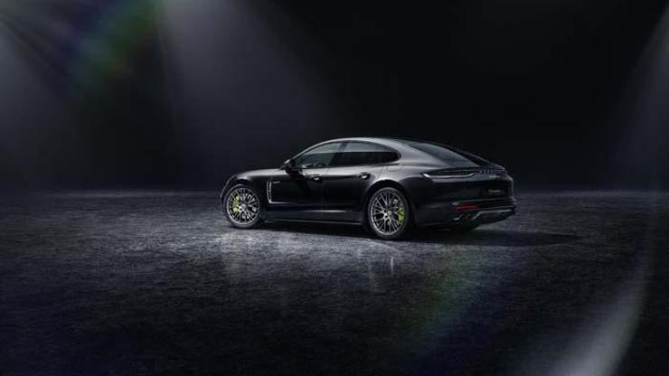 Panamera’ya Platinum Edition eklenecek