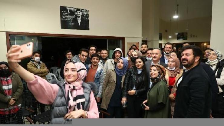 Bağcılar Belediyesi’nden üniversite öğrencilerine eğitim yardımı