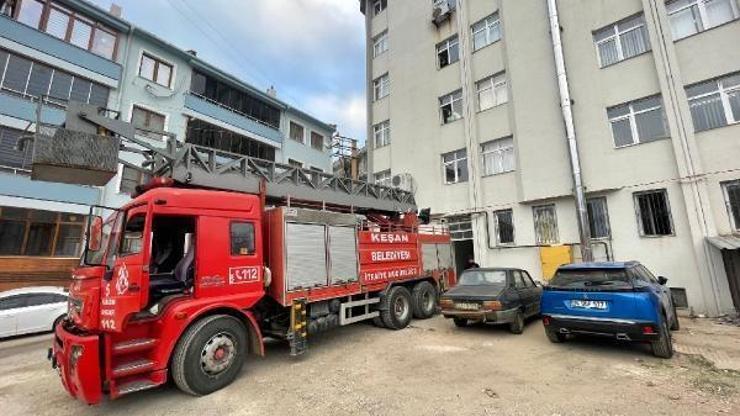 Keşan’da vergi dairesi arşiv odasında yangın