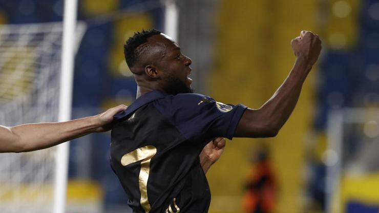 Kwabena Owusuya 2 maç ceza