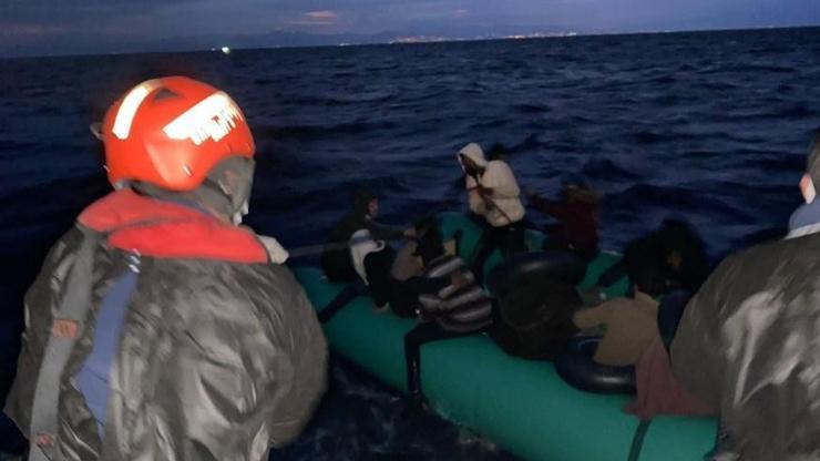 İzmirde 61 kaçak göçmen kurtarıldı