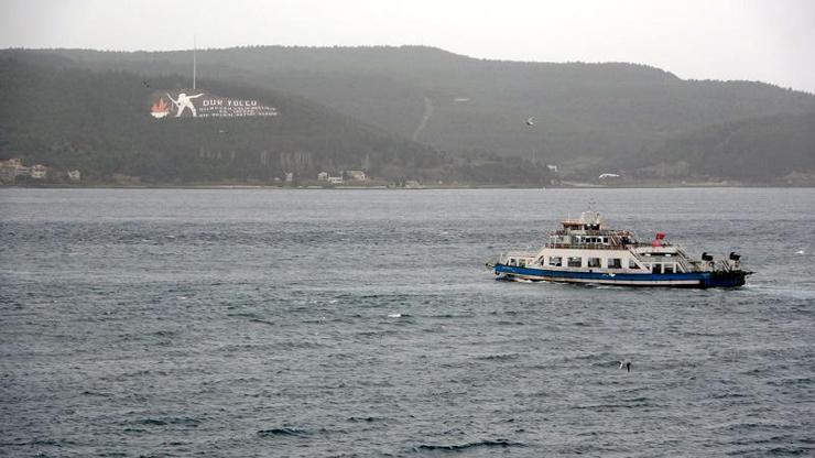 Çanakkalede feribot seferlerine fırtına iptali