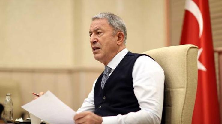 Bakan Akar kuvvet komutanları ile toplantı gerçekleştirdi