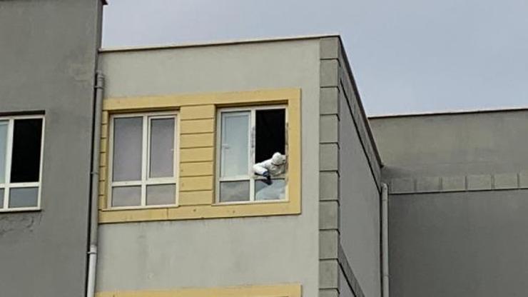 Sınıfın penceresinden atlayan liseli ağır yaralandı