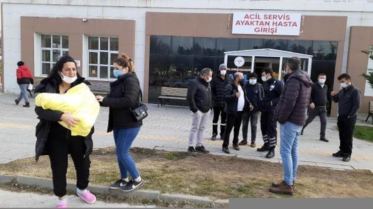 Takla atan otomobildeki 3 kişilik aile yara almadan kurtuldu