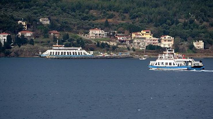 Gökçeada ve Bozcaadaya tüm feribot seferleri iptal edildi