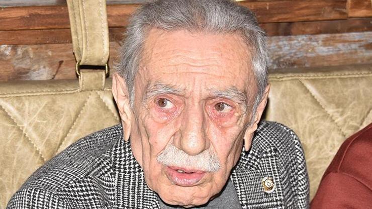 Aydemir Akbaşı duygulandıran doğum günü