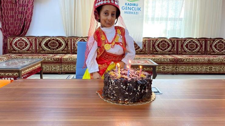 Türkiye’nin en kısa boylu kadını hayatını kaybetti