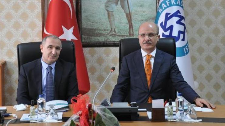 YÖK Başkanı Özvar: Salgınla ilgili kararı üniversiteler verecek