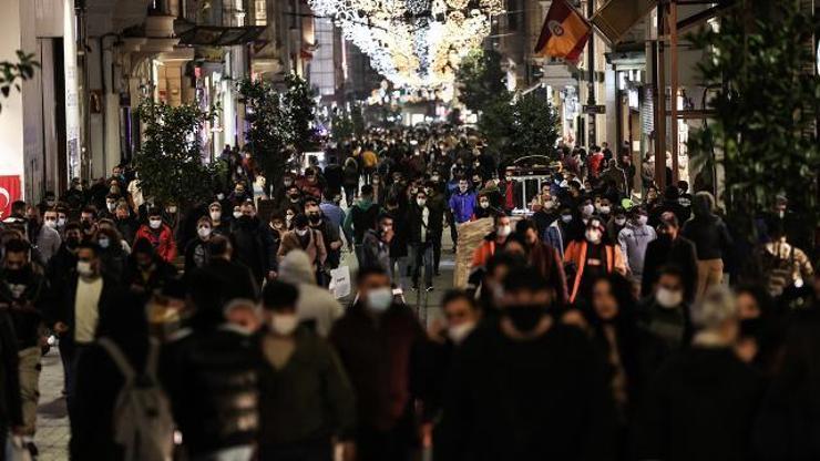 Uzmanlar yorumladı: Omikron, salgını 2 ayda bitirir mi