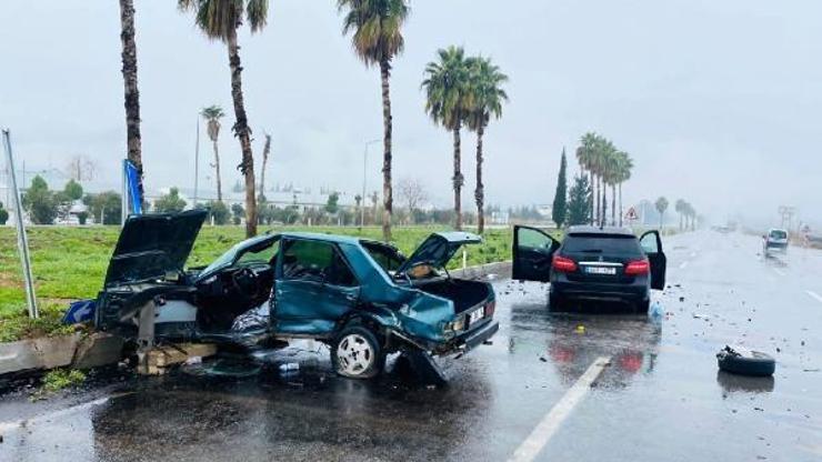 Hurdaya dönen araçtan yaralı kurtuldu
