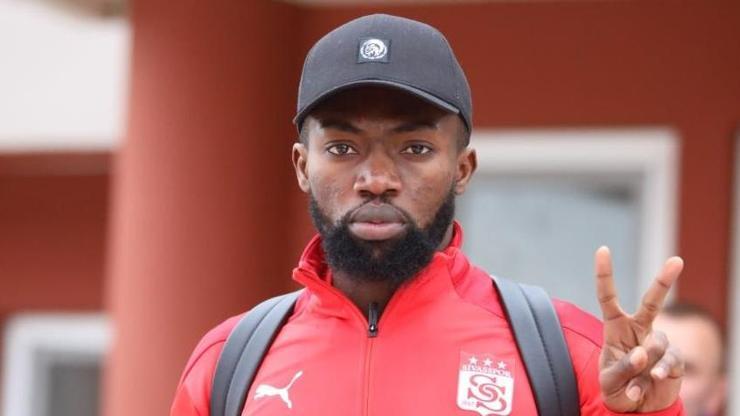 Sivassporda Azubuike ile yollar ayrıldı