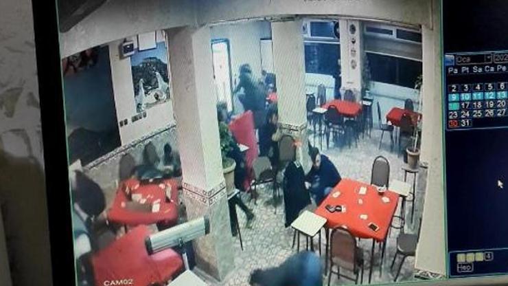 Küçükçekmecede kahvehaneye silahlı saldırı: 2 yaralı