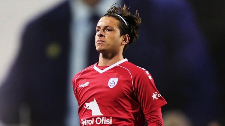 Trabzonspor Enis Destan transferini bitirdi