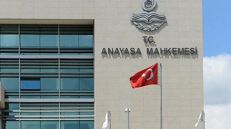 Kenan Yaşar kimdir, hangi görevlerde yer aldı Kenan Yaşar AYM üyesi oldu