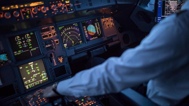 Mesaisi biten pilot, uçuşa devam etmeyi reddetti… Acil iniş yaptı