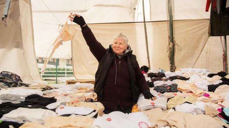 ‘Ayşe teyze’nin hikâyesi... Özel şoförlü hayattan pazarcılığa
