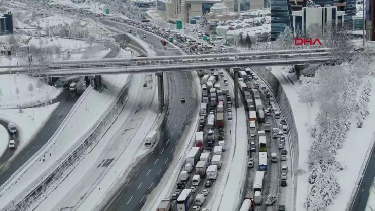 İstanbul’da özel araçla trafiğe çıkmak yasak mı, kaça kadar İstanbul Valiliğinden özel araç açıklaması