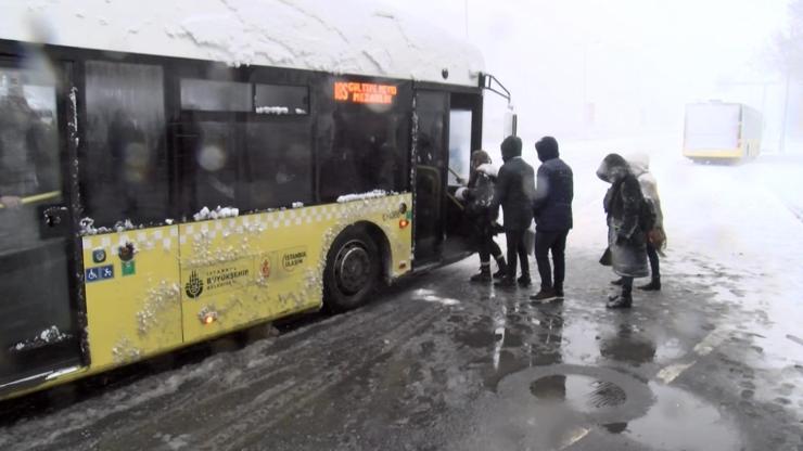 İstanbul’da toplu taşıma çalışıyor mu Bugün toplu ulaşım araçları açık mı