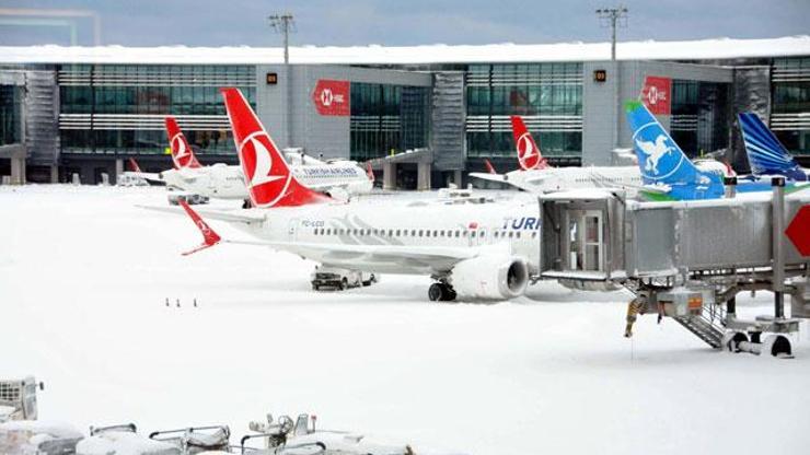 İstanbul Havalimanında bir pist uçuşlara açıldı