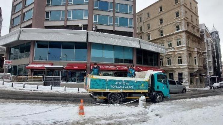 Beyoğlu’nda ekiplerden ana arterlerde gece mesaisi