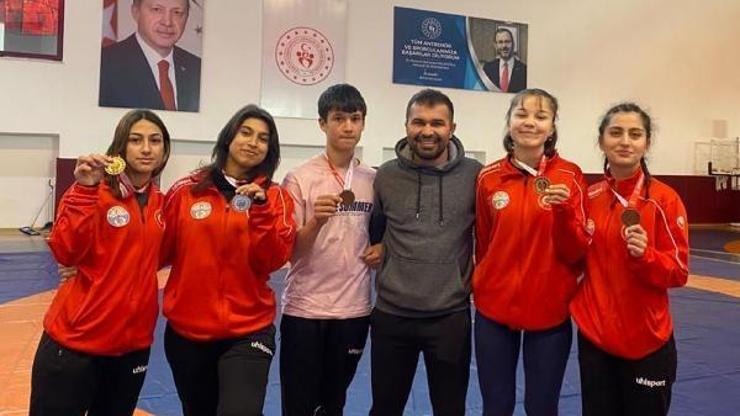 Kaş Belediyesi Güreş takımı Antalyada 4 birincilik aldı