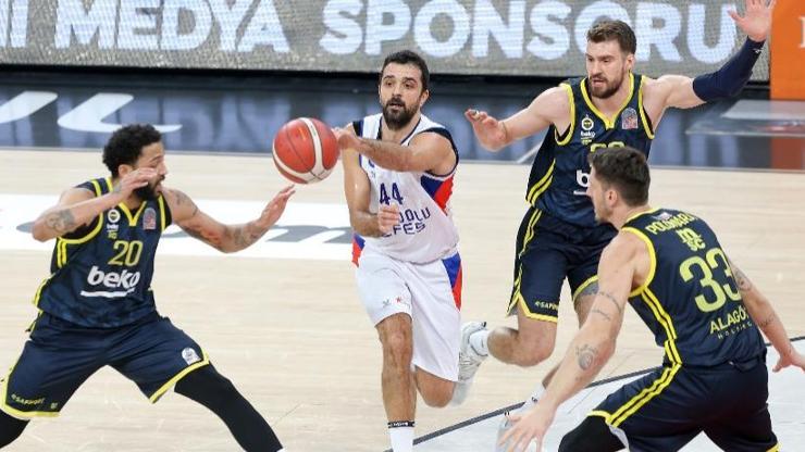 Anadolu Efesten Fenerbahçeye 20 sayı fark
