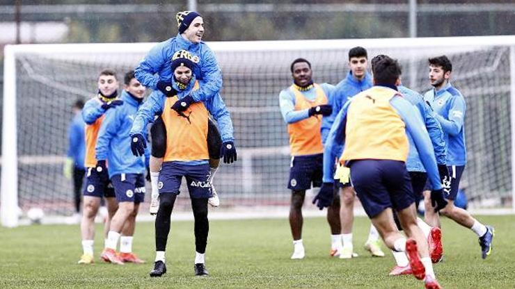 Son dakika... Fenerbahçenin Antalya kampı sona erdi