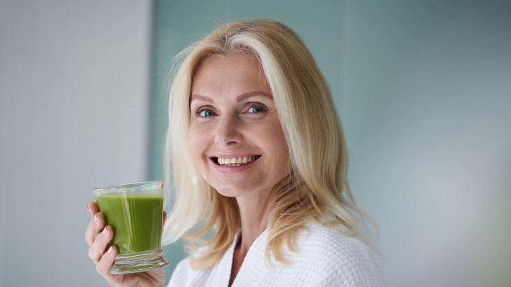 Bağışıklık sistemini güçlendiren 8 kural ve gelişigüzel ilaç ve vitamin almanın zararları