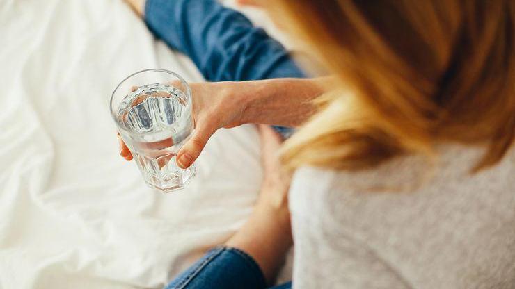 Migren, reflü ve kronik hastalıklarda uygulanan su diyetini su orucu ile karıştırmayın