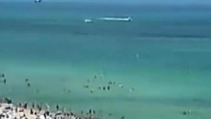 Miami sahiline helikopter düştü: 2 yaralı