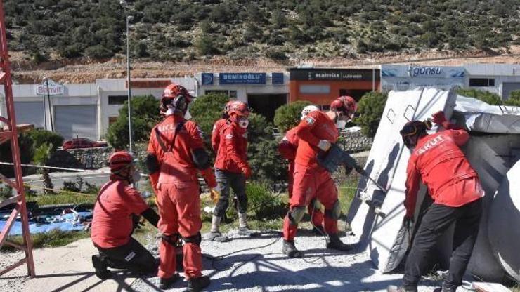 Bodrum AKUTtan 31 gönüllüye arama kurtarma eğitimi