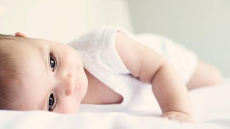 5 aylık bebek gelişimi nasıl olur