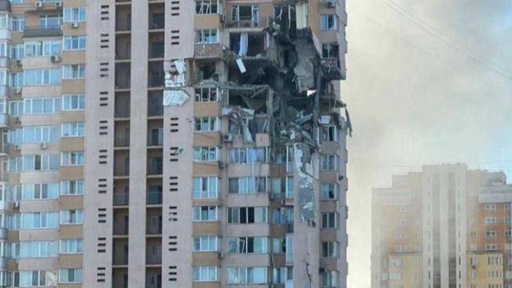 Kiev’de binaya bomba düştü