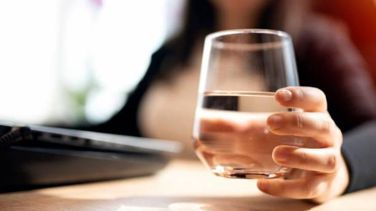 Arıtılmış sudaki gizli tehlike: Sıfır mineral içeriyor ve tamamen yapay