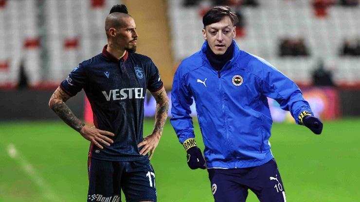 Son dakika... Dev maç öncesi Mesut Özil ve Hamsikte son durum