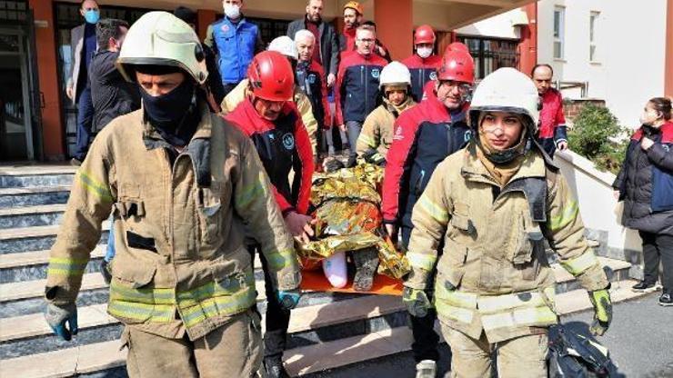 Başakşehir’de deprem ve tahliye tatbikatı yapıldı