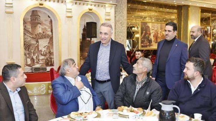 Sultangazi Belediye Başkanı Dursun, esnafla buluştu